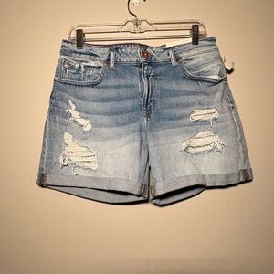 Maurice’s Light wash Denim shorts Size - 12